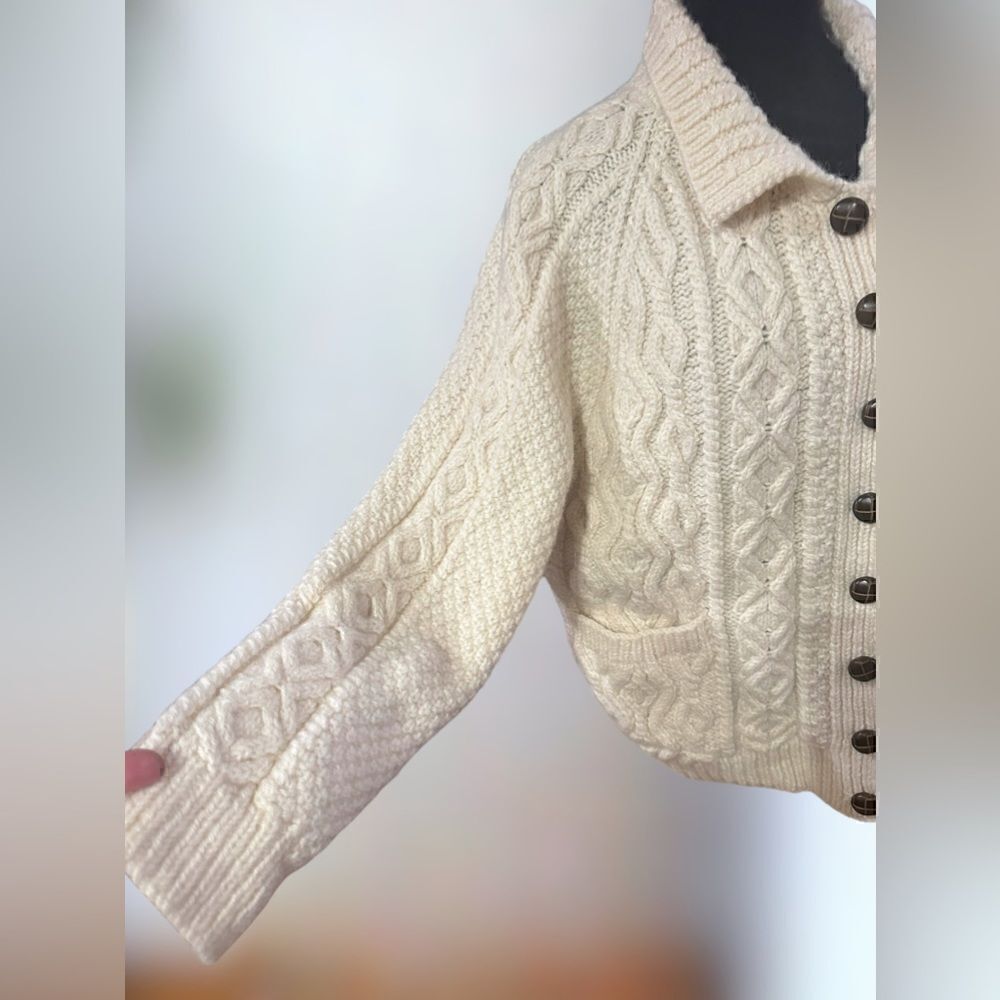 VINTAGE Hand-Knitted New Wool Chunky Boyfriend Fisherman Aran Cardigan Sweater 4 - Picture 11 of 16